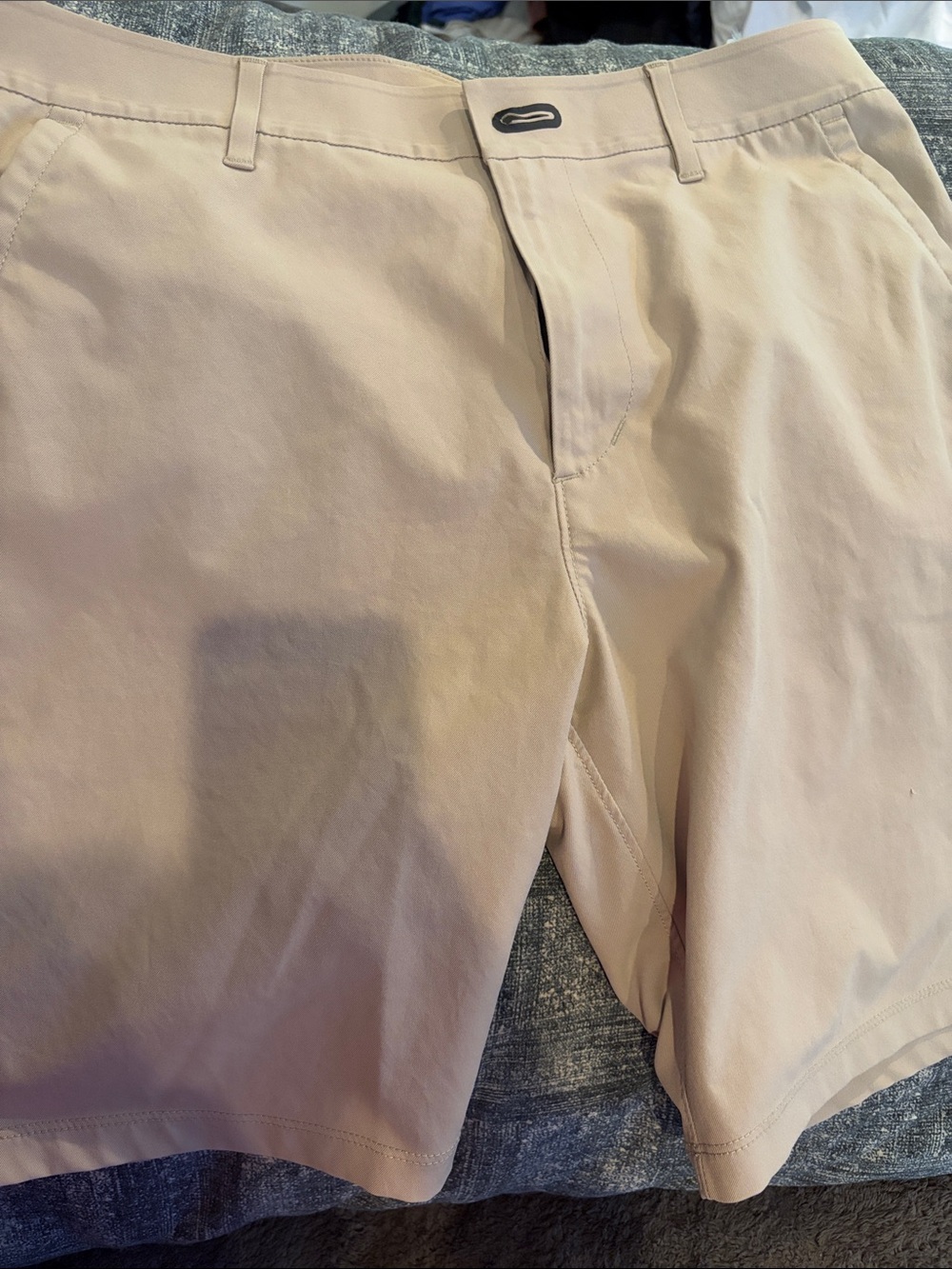 Men's Flat-Front Performance Shorts in Light Khaki